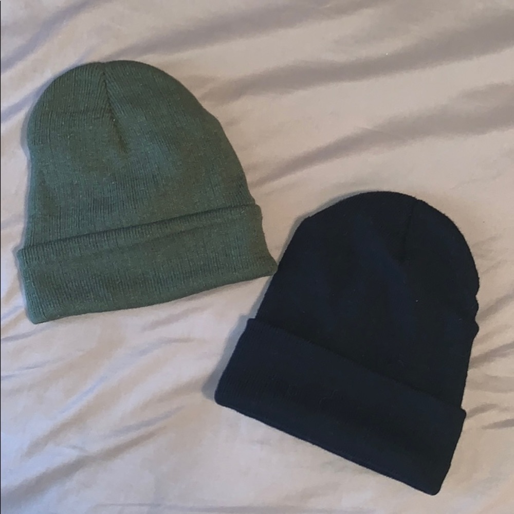 Army green & black toboggans